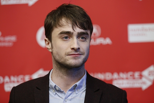 
	
	Tuy Daniel Radcliffe là một trong những người nổi tiếng ủng hộ cho cộng đồng LGBT nhưng anh vẫn không thoát khỏi tin đồn giới tính. Trong một buổi phỏng vấn với MTV vào năm 2010, Daniel phân trần: 'Nếu mọi người thích nói vậy, họ có thể. Nhưng tôi thì không có vậy'.